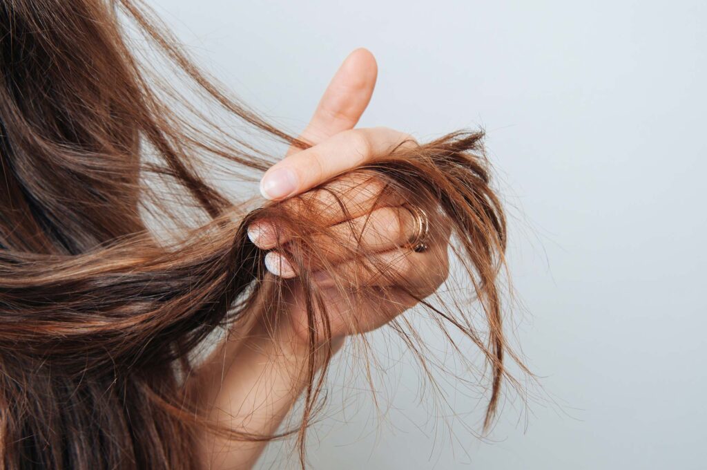Favorire la Crescita dei Capelli e il Rafforzamento delle Unghie: Scopri Come